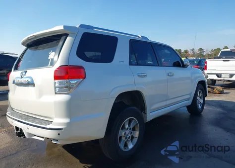 2011 Toyota 4Runner Sr5 V6 z USA, uszkodzony, nr VIN JTEZU5JRXB5017122